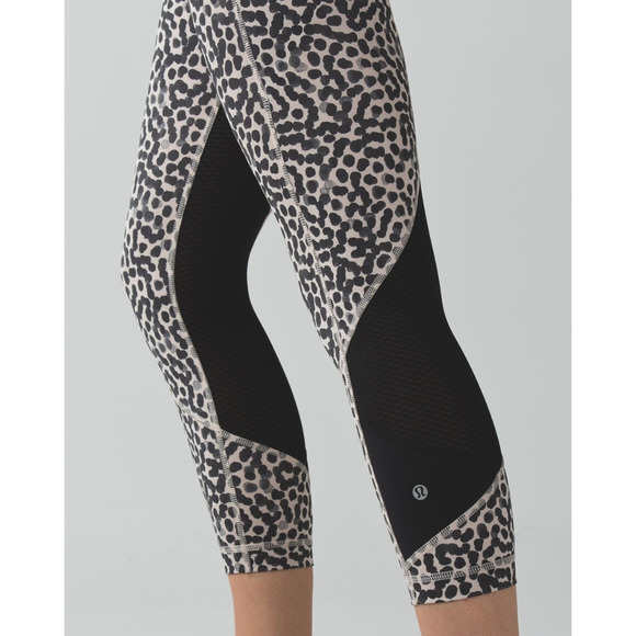 Lululemon Pace Rival Crop Leggings Womens 6 Animal Print Stretch Waist Active - Picture 1 of 15